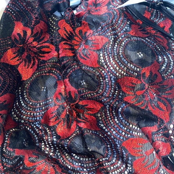 HOST PICK🎊🎉🌺 Floral Lace Teddy Bodysuit🌺 - Picture 7 of 7